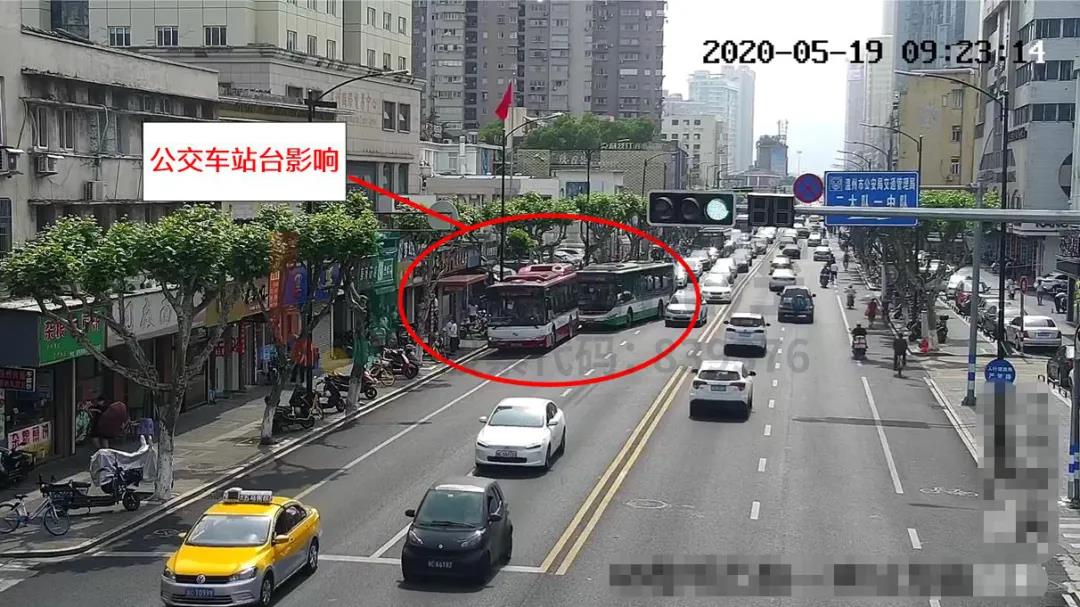 圖4 公交車?？空竞笳加密嚨? width=