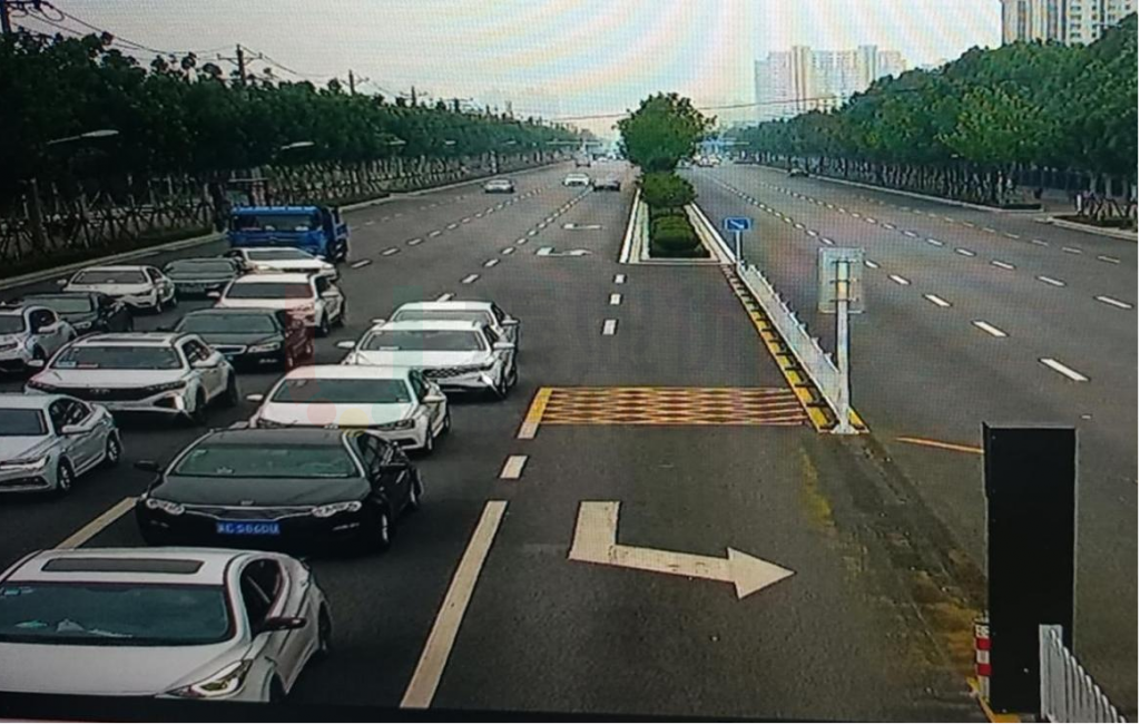 圖11 南進口一個綠燈后左轉車輛排隊情況(優(yōu)化后)