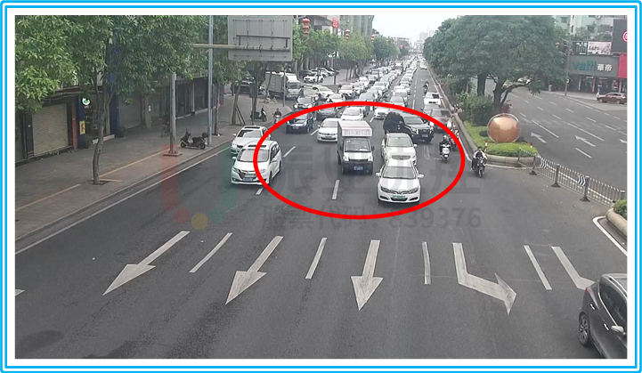 圖11 紫荊東路車(chē)輛橫跨造成斷流現(xiàn)象